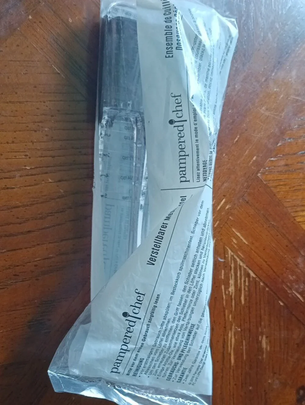 Pampered Chef White Replacement Adjustable Measuring Spoons - Set
